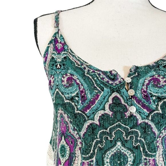 Polly & Esther Bohemian Crop Top Crochet Mandala Print - Picture 3 of 11